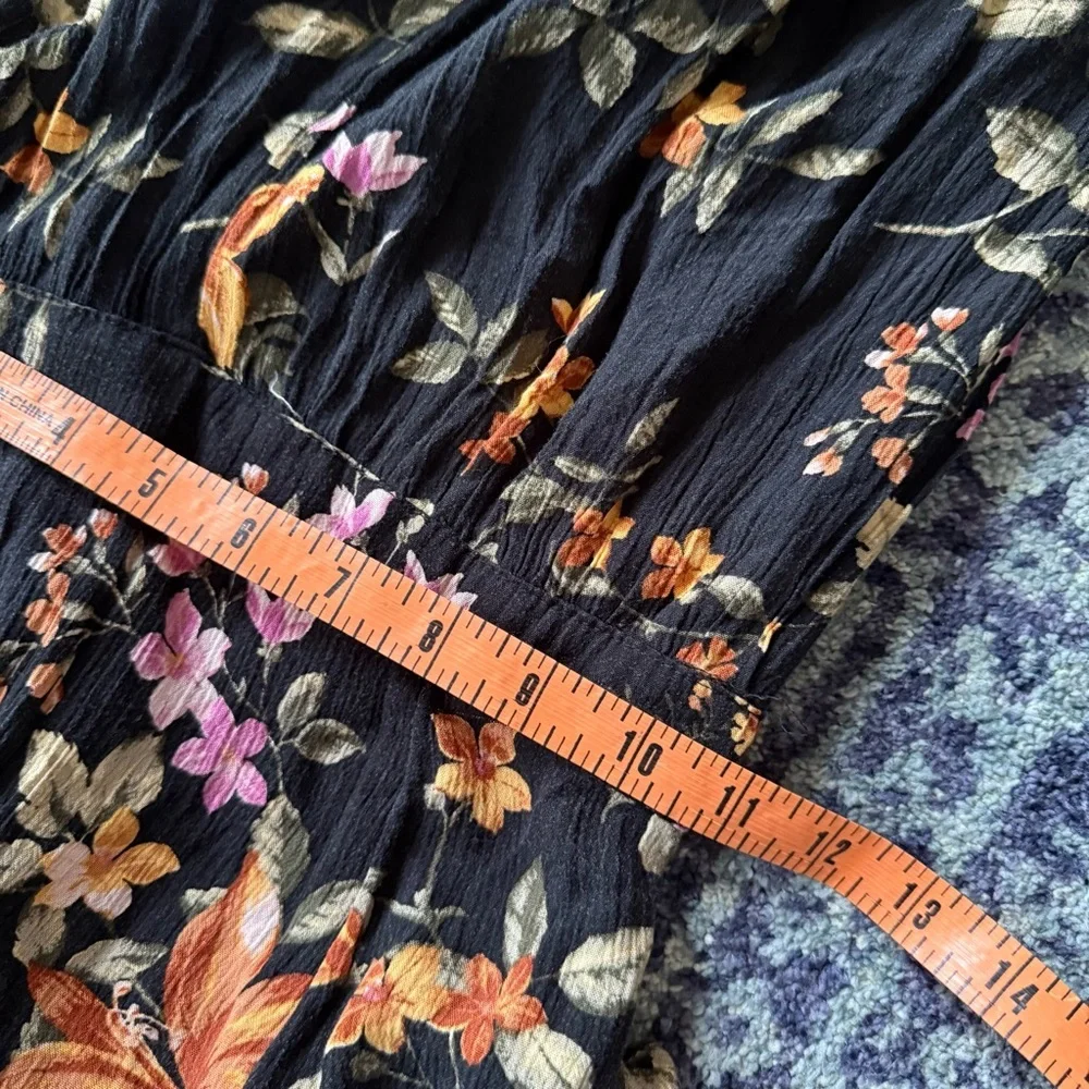 American Eagle Summer Preppy Floral Black Jumpsuit Sz XS V-Neck Tie Back Flowy - Picture 7 of 9